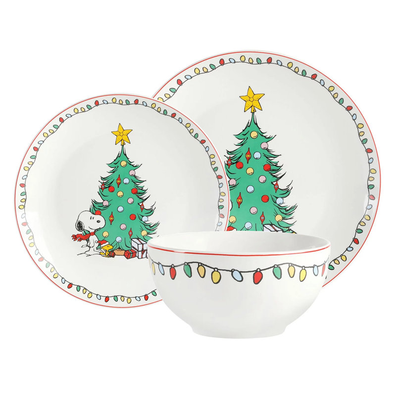 Peanuts Holiday Christmas 18 Piece Fine Ceramic Dinnerware Set in White